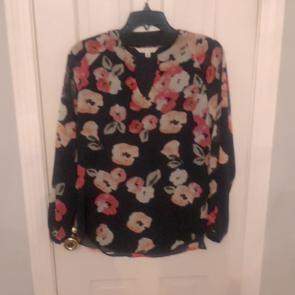Floral flowy v-neck blouse with sheer sleeves